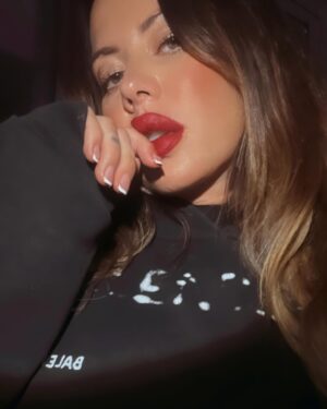 Karina Jelinek Instagram - #buenasnoches 🤍
#losleo