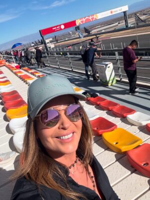 Karina Mazzocco Instagram - Un fin de semana espectacular en el autódromo de @circuitovillicum en San Juan, junto a mi hijo @elbacha._ corriendo en la Fórmula 3 Metropolitana con Satorra competición.
.
Un finde con buenos resultados y mucho aprendizaje!
.
Malek firmó su primer autógrafo a pedido del hermanito de @thiagofalivene_ uno de los grandes competidores de esta categoría y ganador de la segunda final del día domingo!
.
Hermoso compartir con otros pilotos y sus familias que viven el amor x el automovilismo.
.
Gracias siempre a Dios que protege a Malek y a cada uno de los competidores 🙏🏼💚
.
Próxima carrera en Buenos Aires en el @autodromoba
.
Gracias x apoyo de:
@laboratorioquimeco
@crossmaster
@dowenpagioracing
@kir_construcciones
@elombuoficial
@waterplast.arg
@wegaok
@airbox.ar
@globalinvestments.arg
@dinamic_clean
@bigsa_construcciones
@dinamic.education y
Casa Thames
.
#karinamazzocco #comunicadorasocial #automovilismo #formula3metropolitana #malekelbacha