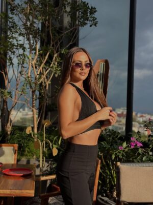 Karina Ramos Instagram - Tardes bonitas en Ciudad de México 🥂
📍 @altaneraroma