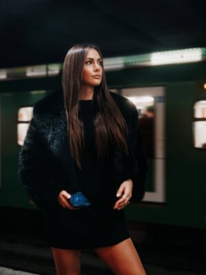 Karina Ramos Instagram - Milano Fashion Week is on 🇮🇹 Fittings are over and tomorrow is show day ✨
📸 @benclarkemedia