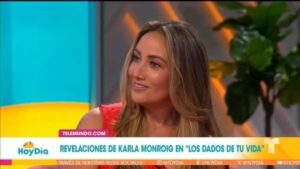 Karla Monroig Instagram - A veces el destino nos empuja… y hoy no fue la excepción. ¡Creo que hasta me toca jugar el Powerball! 🤪
Hablando en serio, el dolor vino acompañado de mucho aprendizaje. Entendí que dejar atrás no es debilidad, sino el acto más valiente de amor propio. Y de valentía, créanme, yo si sé.
Gracias a mi familia, mis amigos que sin ellos no se que sería de mi y a todos ustedes que, en lo laboral, me abrieron las puertas, respetaron mi proceso y me apoyaron para poder salir frente a cámara @diariomujerycafemovie @baila.wapa @lamesacaliente @hoydia. Hoy les comparto un cierre de ciclo lleno de gratitud y con la certeza de que lo mejor siempre está por venir. Confío en el plan que Dios tiene para mi.
Gracias por su cariño y oraciones.
#findecapitulo #losdadosdelavida