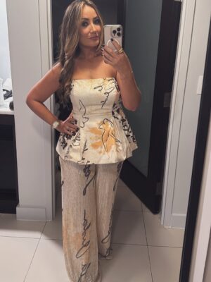 Karla Monroig Instagram - ā”ļø Looks de la semana y momentos de promoción @diariomujerycafemovie No se pierdan la Ćŗltima con el mĆ”s pegaāo del momento šš».
Stylist @readingp
H&M @makeupbyadrielortiz
¿CuÔl es tu favorito?
#actress #karlamonroig #diariomujerycafe #style #lookoftheday #ootd #hair #makeup
š· @will_0mar @harrisonhaley.stills