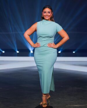 Karla Monroig Instagram - Looks de la semana para @baila.wapa y una que otra foto extra š¤Ŗ. ĀæCuĆ”l es tu look o foto favorita?
#tvhost #puertorico #actress #ootd #look #style #hair #makeup #curvy
H&M: @makeupbyadrielortiz
Stylist: @readingp
Shoes: @novushoes @galeriashoes
Pics: @elimartinez_ @jimmy.rrodz
@chikifierce