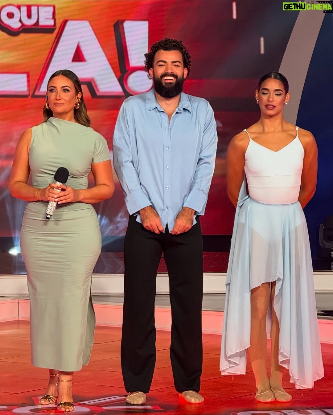 Karla Monroig - 10K Likes - Looks de la semana para @baila.wapa  y una que otra foto extra 🤪. ¿Cuál es tu look o foto favorita?
#tvhost #puertorico #actress #ootd #look #style #hair #makeup #curvy 

H&M: @makeupbyadrielortiz 
Stylist: @readingp
Shoes: @novushoes  @galeriashoes 
Pics: @elimartinez_  @jimmy.rrodz 
@chikifierce