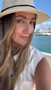 Actress Karla Monroig HD Photos and Wallpapers September 2025