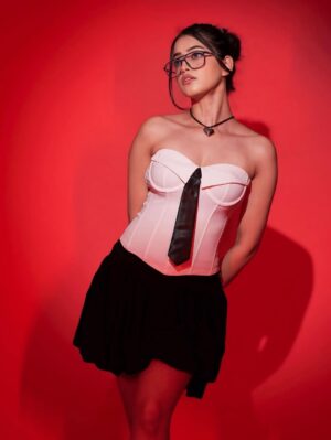 Kashika Sisodia Instagram - Crazy kiya re 🔥❤️
#indianface #photoshoot #indian #insta #indiancreator #indianfashioncreator #new #trending #kashikasisodia #photoshoto #ideas