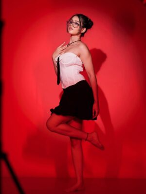 Kashika Sisodia Instagram - Crazy kiya re 🔥❤️
#indianface #photoshoot #indian #insta #indiancreator #indianfashioncreator #new #trending #kashikasisodia #photoshoto #ideas
