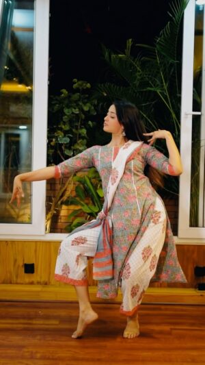 Kashika Sisodia Instagram - 🌸♥️
Inspired by :- @swadharma_ ✨
Wearing:- @libas
Studio :- @studiococoonkolkata
Camera :- @omkar068