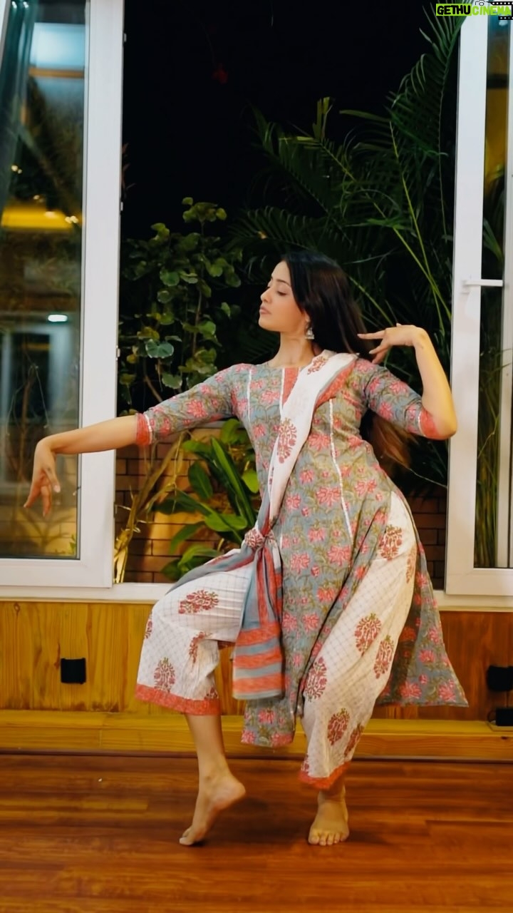 Kashika Sisodia - 19.9K Likes - 🌸♥️

Inspired by :- @swadharma_ ✨
Wearing:- @libas 
Studio :- @studiococoonkolkata 
Camera :- @omkar068