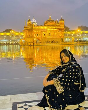 Kashika Sisodia Instagram - Tera shukar kara mai ✨🧿
Thank you 2024 for everything 🌸and welcome 2025✨
Himmat Kara mai kismat bana de tu 🤲❄️