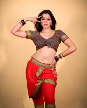Kashika Sisodia Instagram - Rate this look out of 10 🔥❤️