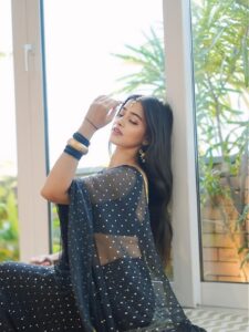 Kashika Sisodia Most Liked Photos and Posts