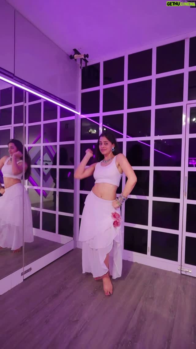 Kashika Sisodia - 42K Likes - These beats are addictive 🔥

@jacquelienefernandez 
@piyush_bhagat @shaziasamji