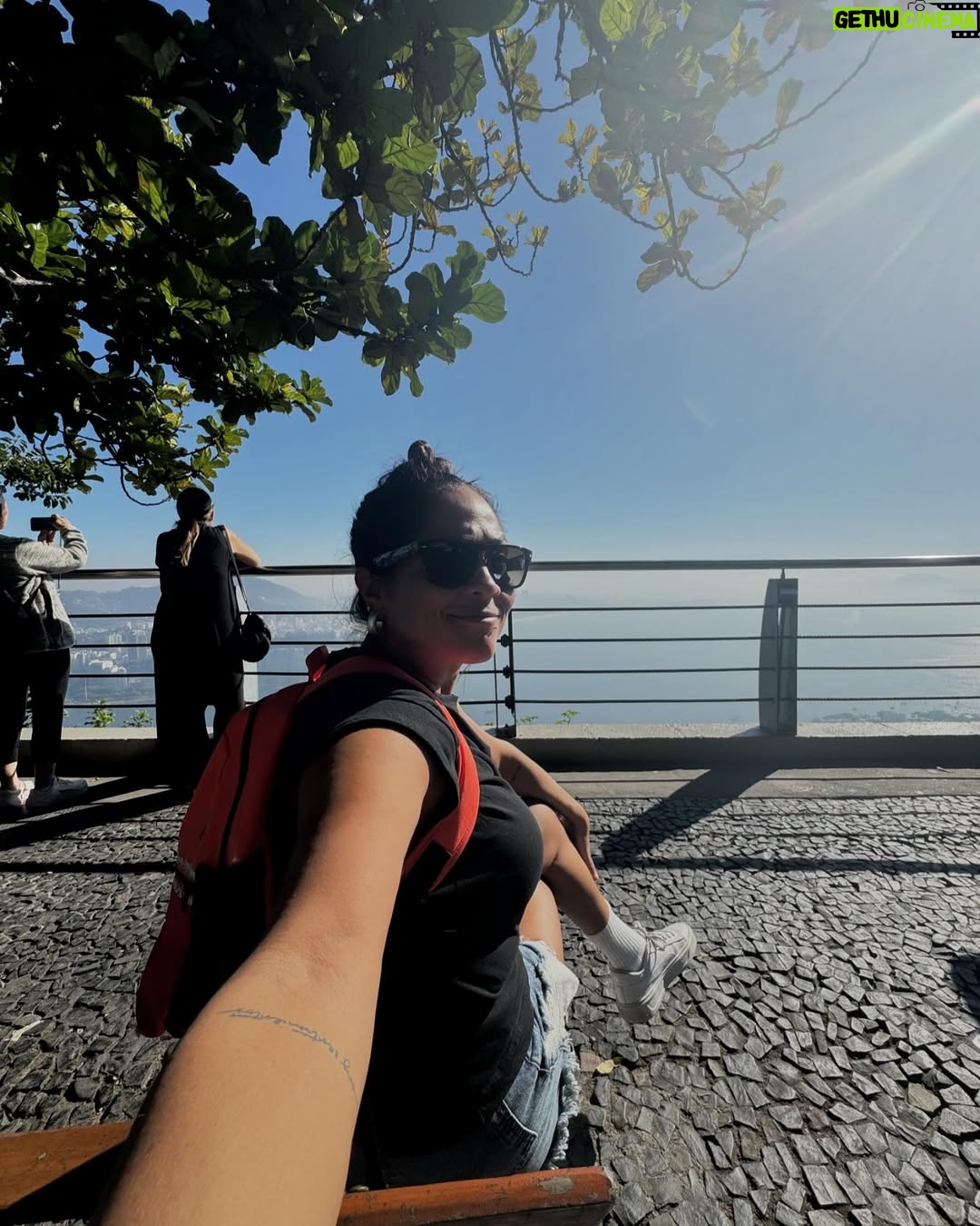 Katia Palma - 19.9K Likes - Que lindo é o Rio de Janeiro 💚💛 
brigada! Regreso ya ya ya por mais caipiriñas🥳🥳🥳🥳