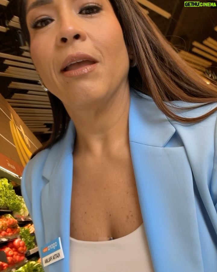 Katia Palma - 22.3K Likes - Gracias por este año lleno de SALUD y trabajo 🙏🏽🙏🏽🙏🏽🙏🏽🙏🏽 
Gracias a Uds por vacilarse conmigo con mis estupideces que es lo más importante❤️ 
Que este 2025 sea un año mejor, que seamos mejores personas, con respeto y amor. Llenos de salud y mirando siempre a donde quieren llegar! 
Bendiciones a toda sus familias amigos!
 
#vanospormas💪 #muchasalud #paz #trabajo #union #prosperidad al mango 

2025 te esperamos parados y sin polo🫵🏽
