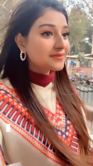 Kaushiki Chopra Instagram - If my future partner will say- I have a fear of losing you🙈🫰🏻💕
.
.
.
.
.
.
.
.
#reels #reelsindia #romantic #oldsongs #trending #explore
