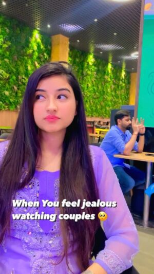 Kaushiki Chopra Instagram - Do u feel the same?? 🥲
.
.
.
.
.
.
#reels #trending #explore #funnyreels