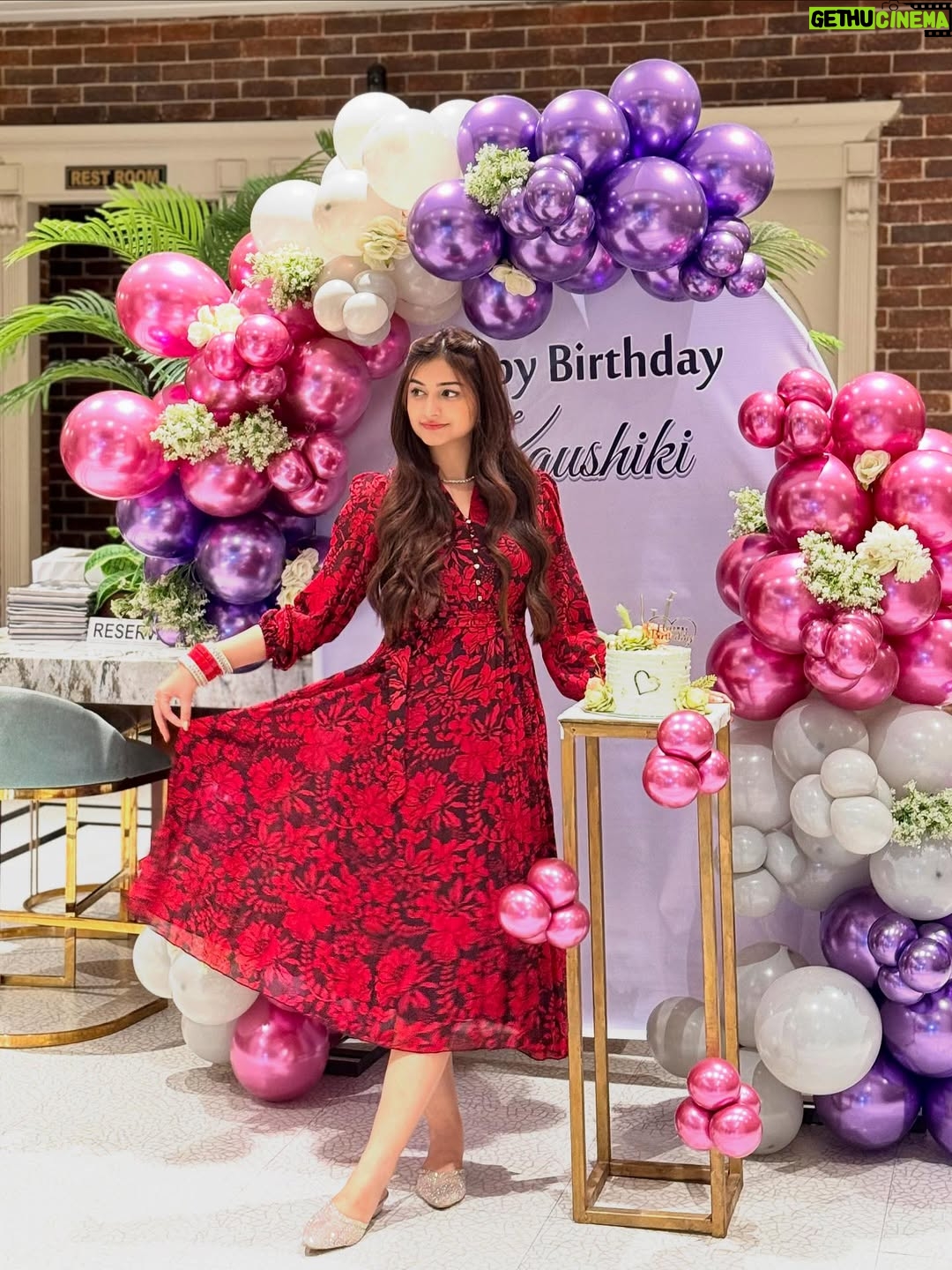 Kaushiki Chopra - 2.8K Likes - Thank you so much my love ❤️ for making my day so special 🥰 ILY ❤️