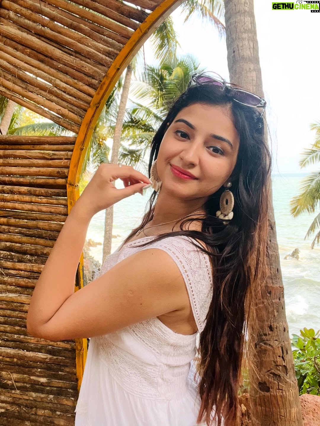 Kaushiki Chopra - 4.2K Likes - Good vibes happen on the tides 🌴💖 

#goa #trip #southgoa #travel #photography #beautifulposes #girlonthebeach #whitedress