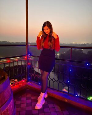 Kaushiki Chopra Instagram - ❤️🖤
.
.
.
.
.
.
.
.
.
.
#postoftheday #girl #girlspose #hauzkhas #social #socialhauzkhas
