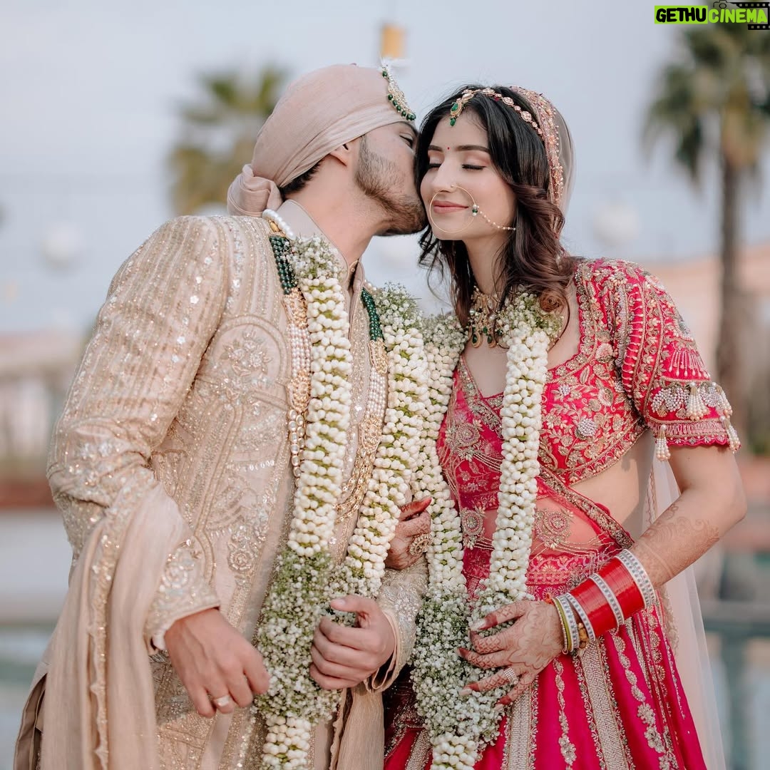 Kaushiki Chopra - 3.1K Likes - Forever begins here ❤️💍🧿
.
.
.
@ssunnychoppra ❤️ @ms.kaushiki