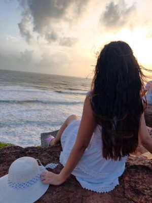 Kaushiki Chopra Instagram - Good vibes happen on the tides 🌴💖
#goa #trip #southgoa #travel #photography #beautifulposes #girlonthebeach #whitedress