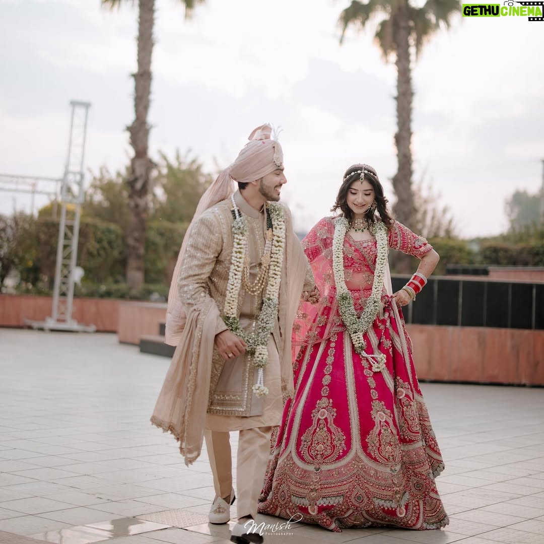 Kaushiki Chopra - 3.1K Likes - Forever begins here ❤️💍🧿
.
.
.
@ssunnychoppra ❤️ @ms.kaushiki