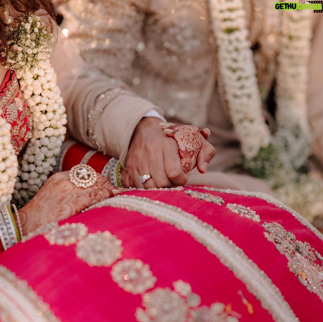 Kaushiki Chopra - 3.1K Likes - Forever begins here ❤️💍🧿
.
.
.
@ssunnychoppra ❤️ @ms.kaushiki