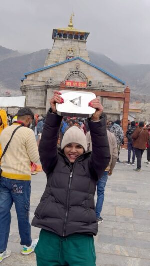 Kavy Instagram - I decided to unbox Diamond Play Button in Kedarnathš And I am happy I did itšā¤ļø Thank you Mahadev for everthingš Thanks to Youtube @youtubecreatorsindia @youtube @youtubeindia for this life changing rewardšā¤ļø Thanks to my audience for their continuous love & supportšøšø and Thanks to my family , my husband @umangkatyal truly blessed to have youš Crossing 10 Million On Youtube is impossible without you allā¤ļøš