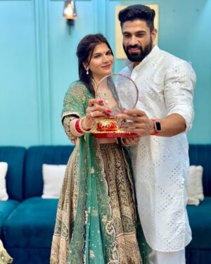 Kavy Instagram - Our first karwachauth❤️😍

#happykarwachauth #karwachauth #imkavy #umangkatyal👑 #festive