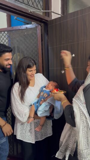 Kavy Instagram - Baby ki Nani ke ghar first entry- Vlog is out on YT- imkavy
Shower your loveš