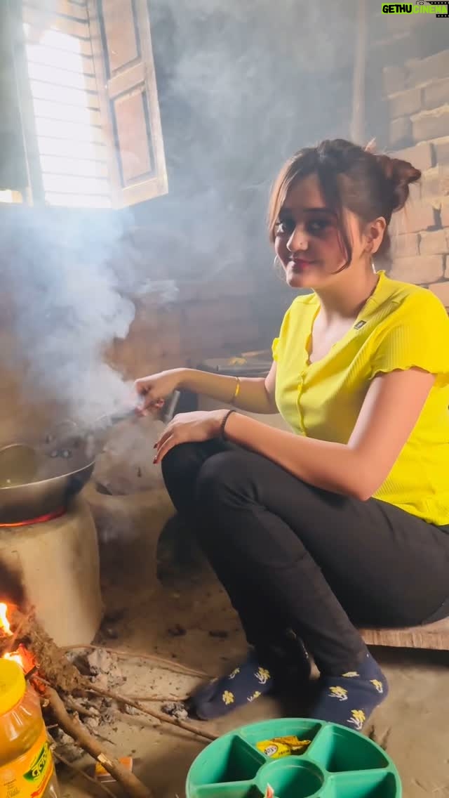 Kavya Yadav - 172.8K Likes - Mere  Hatho Ki Maggie Khaoge?🥰🙈