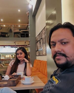 Kavya Yadav Instagram - Mera Jag Sara Ho Tum🤍🫶🏻Papa And Then Vs Now😍