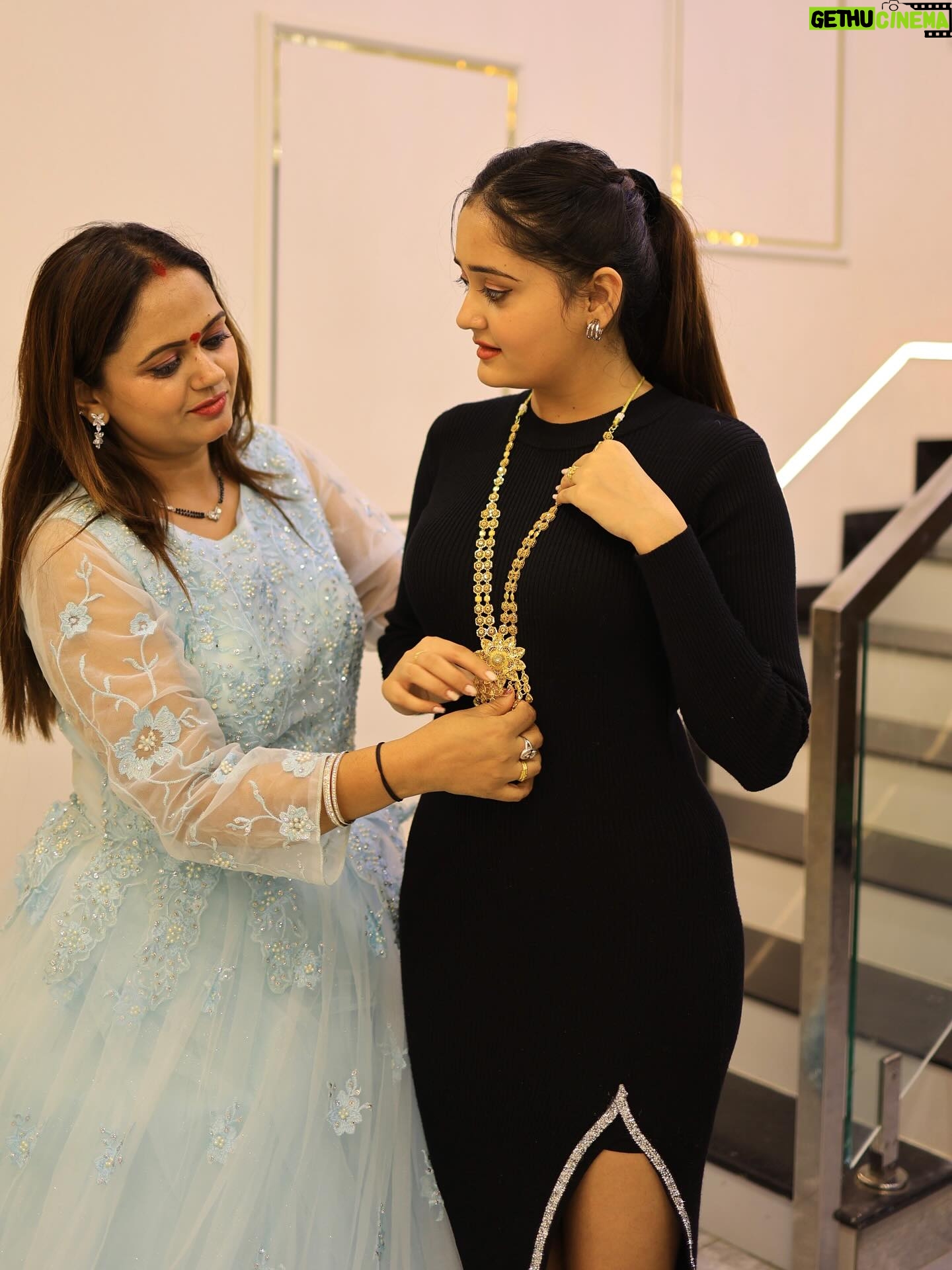 Kavya Yadav - 146.8K Likes - Mummy Ne Unka Gift Mujhe Diya Ke Ye Tere Liye Hi Hai🥹🥹🥹✨🤍

@adv.ianuu.yadav 😍😘But Ye Papa Ne Aapke Liye Laaya Hai Ye Aapka Gift Hai😝🙈Love youuu🥰😘🤍✨