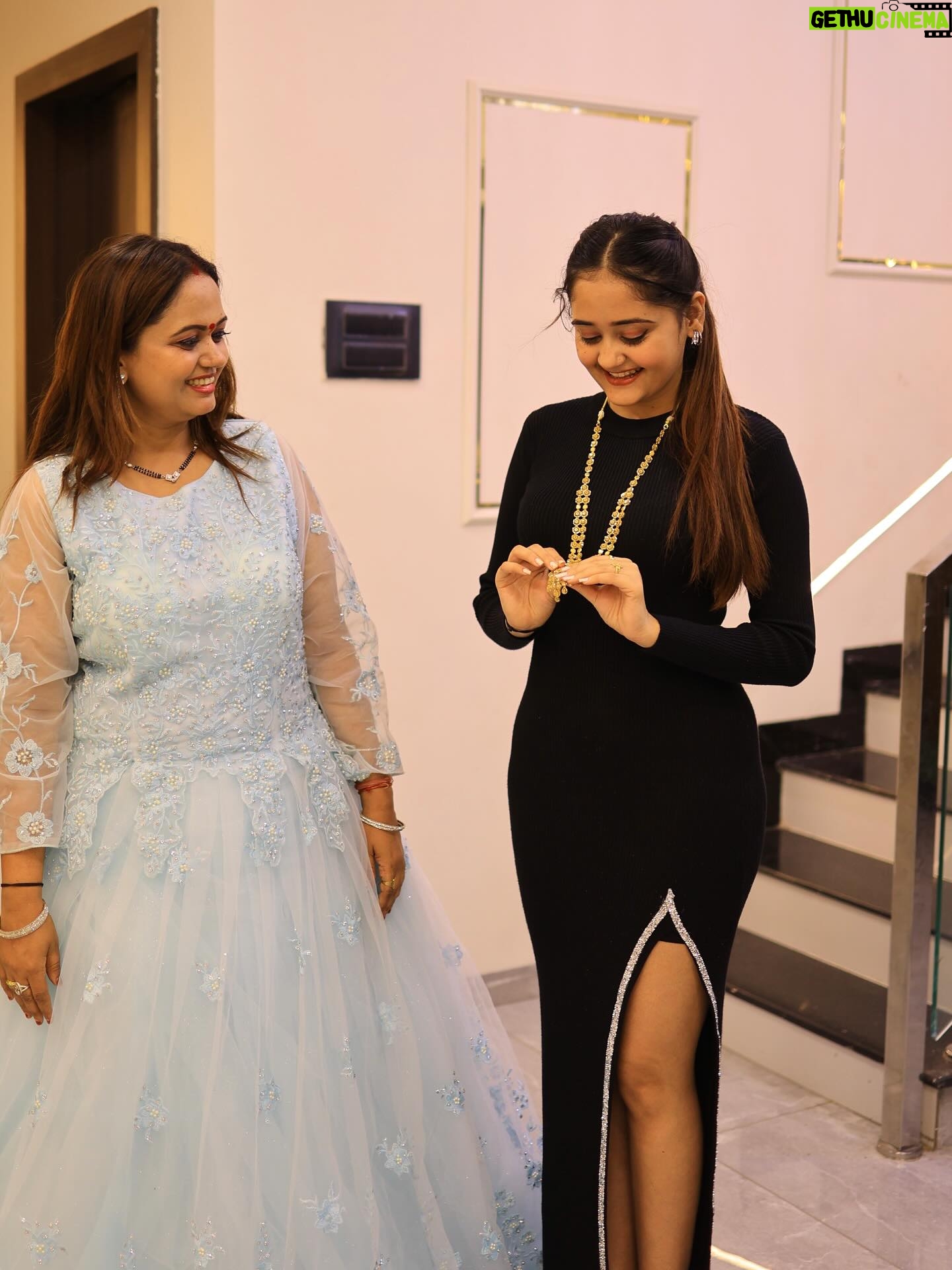 Kavya Yadav - 146.8K Likes - Mummy Ne Unka Gift Mujhe Diya Ke Ye Tere Liye Hi Hai🥹🥹🥹✨🤍

@adv.ianuu.yadav 😍😘But Ye Papa Ne Aapke Liye Laaya Hai Ye Aapka Gift Hai😝🙈Love youuu🥰😘🤍✨