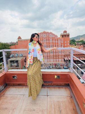 Kavya Yadav Instagram - Caption…. Batao?🤍🫶🏻✨