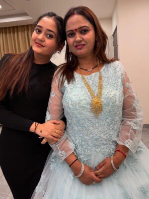 Kavya Yadav Instagram - Mummy Ne Unka Gift Mujhe Diya Ke Ye Tere Liye Hi Hai🥹🥹🥹✨🤍
@adv.ianuu.yadav 😍😘But Ye Papa Ne Aapke Liye Laaya Hai Ye Aapka Gift Hai😝🙈Love youuu🥰😘🤍✨