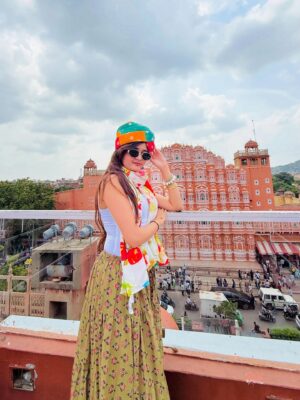 Kavya Yadav Instagram - Caption…. Batao?🤍🫶🏻✨