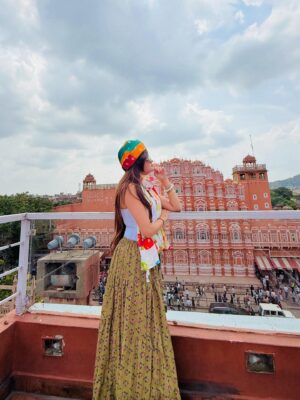 Kavya Yadav Instagram - Caption…. Batao?🤍🫶🏻✨