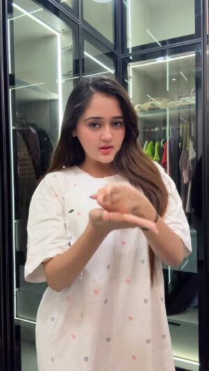 Kavya Yadav Instagram - Happy Birthday My Laal Pari Meri Pyaari Mummaa
Aap Hamesha Healthy & Happy Raho🌸✨🤍
Thank You So Much For Everything🤍✨