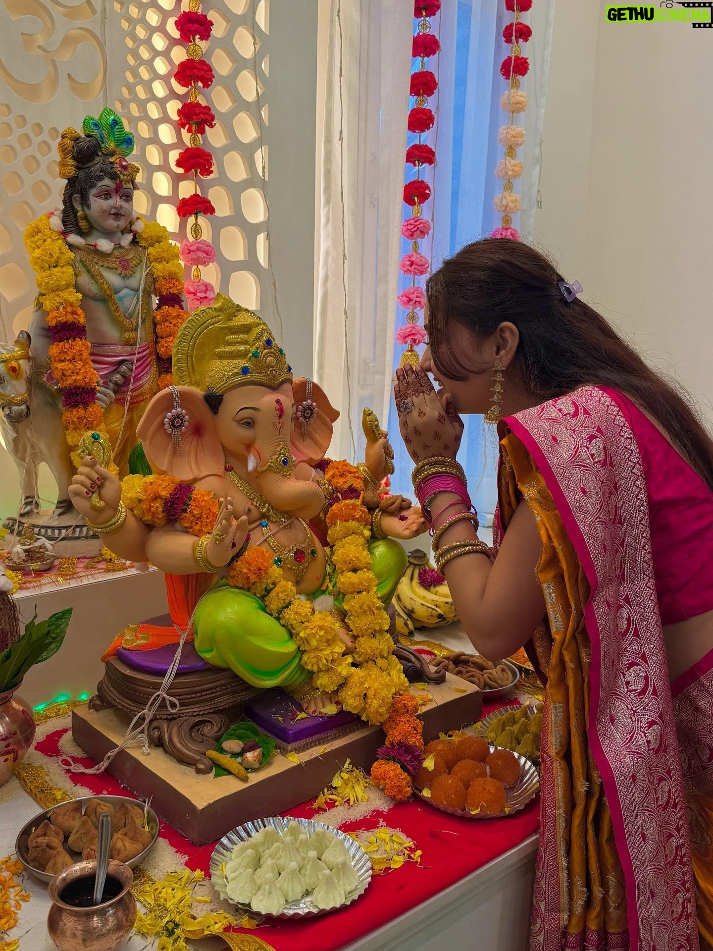 Kavya Yadav - 365.2K Likes - Ganpati Bappa Moryaa……🤍🙏🏻✨
Sath Paaya Tera Hey Devaa Shree Ganeshaaa❤️

#bindasskavya #ganpatibappamorya🙏 #ganeshchaturthi2025 #virelpost #bindasskavya