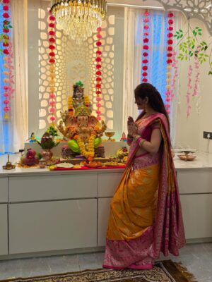 Kavya Yadav Instagram - Ganpati Bappa Moryaa……🤍🙏🏻✨
Sath Paaya Tera Hey Devaa Shree Ganeshaaa❤️
#bindasskavya #ganpatibappamorya🙏 #ganeshchaturthi2025 #virelpost #bindasskavya