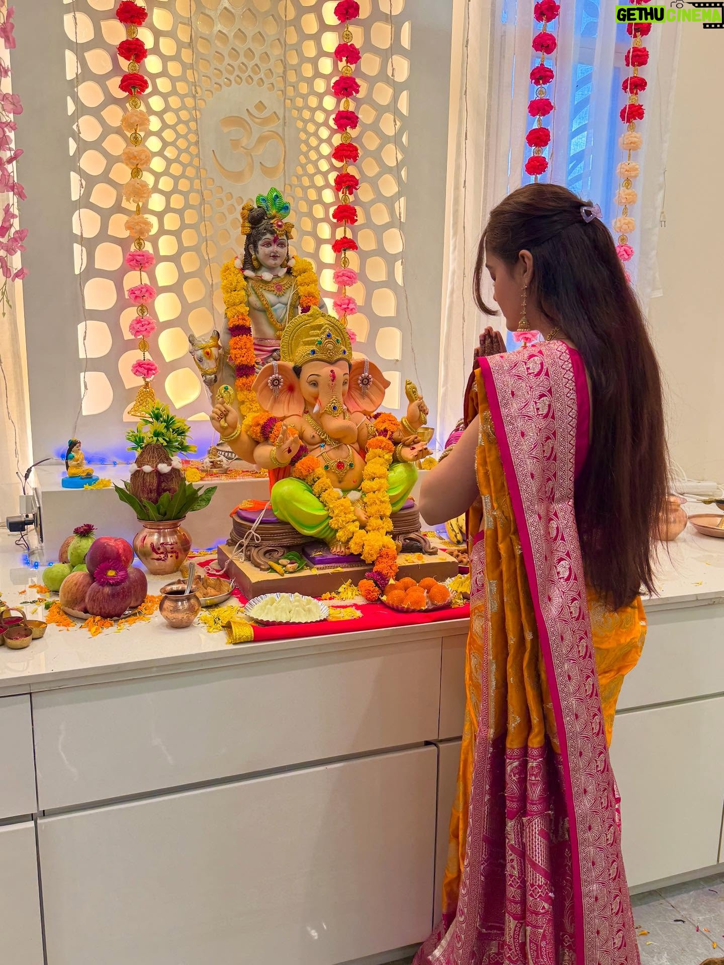 Kavya Yadav - 365.2K Likes - Ganpati Bappa Moryaa……🤍🙏🏻✨
Sath Paaya Tera Hey Devaa Shree Ganeshaaa❤️

#bindasskavya #ganpatibappamorya🙏 #ganeshchaturthi2025 #virelpost #bindasskavya