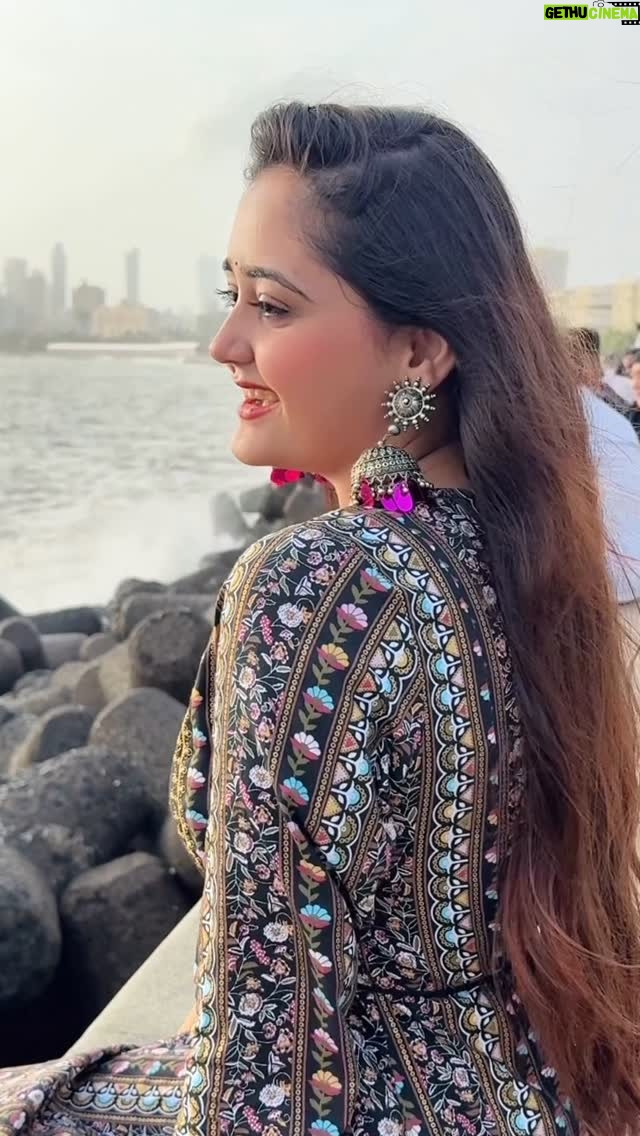 Kavya Yadav - 117.3K Likes - Never get demotivated by someone else’s demotivation, they can’t tolerate your success, they can’t see how you are going so far🤍🫶🏻

Jalo Aur Jalaugi😎🙈