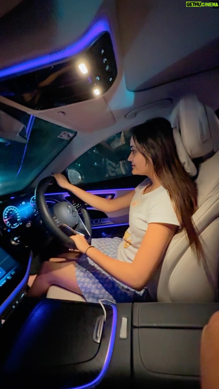 Kavya Yadav - 328.5K Likes - They Say If A Girl Can Drive Like This Marry Her🥰😂🙈
Kya Ye Baat Sach Hai?
#bindasskavya