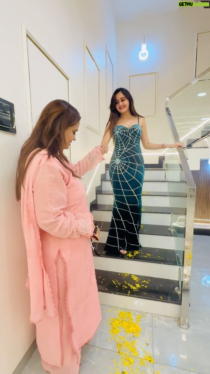 Kavya Yadav - 401.9K Likes - Happy Birthday To Me🤍💫
Thank You For All The Lovely Wishes✨🥹

Cheers To 18th☺️😛