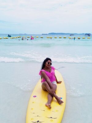 Keerthana Ravindran Instagram - Glimpses of the best day in Pattaya 🏝️ Thailand 🇹🇭

The tour began at 8:30 AM and ended by 4:30
PM

Inclusions: Day trip to Hard Tien Beach,tour guide,Return shared hotel transfers from Pattaya,Speed boat transfers,Lunch,Clear kayak,Stand-up paddle board

Complimentary drone photos & video,3-min jet ski ride, 3-min banana boat ride, 1 round of parachute, Life vest,Towel,Drinking water and Insurance

- ��Cost: 3.9K - 5.2K per person

- ��I booked it via @headout and it was worth every penny. If you're visiting Thailand, I highly recommend doing this Koh Larn island Day tour with Headout!

[Pattaya photo shoot, Thailand travel, poses for beach , coral island tour, koh larn island, pattaya, thailand ]

#headoutforcreators #travellady #thailand
