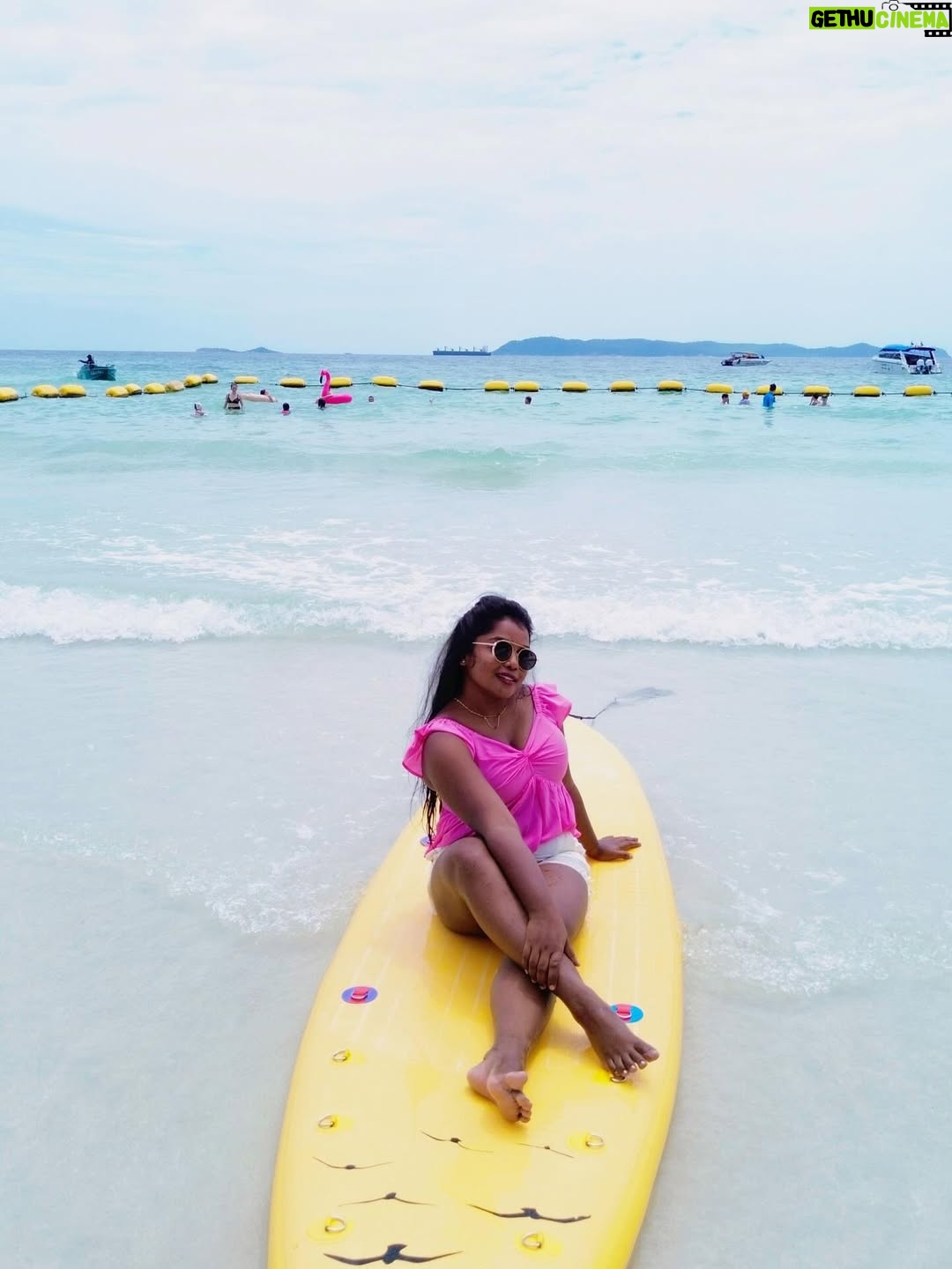 Keerthana Ravindran - 11.8K Likes - Glimpses of the best day in Pattaya 🏝️ Thailand 🇹🇭

The tour began at 8:30 AM and ended by 4:30
PM

Inclusions: Day trip to Hard Tien Beach,tour guide,Return shared hotel transfers from Pattaya,Speed boat transfers,Lunch,Clear kayak,Stand-up paddle board

Complimentary drone photos & video,3-min jet ski ride, 3-min banana boat ride, 1 round of parachute, Life vest,Towel,Drinking water and Insurance

- ��Cost: 3.9K - 5.2K per person

- ��I booked it via @headout and it was worth every penny. If you're visiting Thailand, I highly recommend doing this Koh Larn island Day tour with Headout!

[Pattaya photo shoot, Thailand travel, poses for beach , coral island tour, koh larn island, pattaya, thailand ]

#headoutforcreators #travellady #thailand