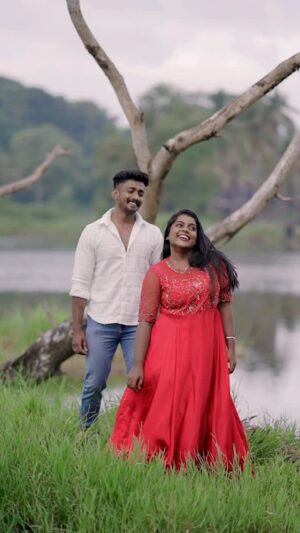 Keerthana Ravindran Instagram - Ee paat veraardode sync aawana alle @abhaychikku7 😄
Our very first video 🥰🫶🏽 #trending