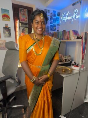 Keerthana Ravindran Instagram - Recreating amma's wedding look 💖🥰 Amma in 1997
Weddinglook recreation 🤌🏽
